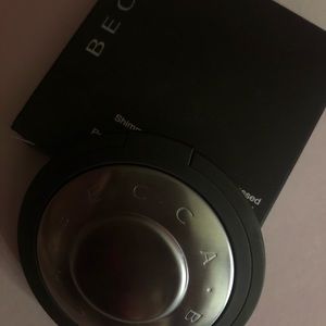 Becca highlighter in OPAL